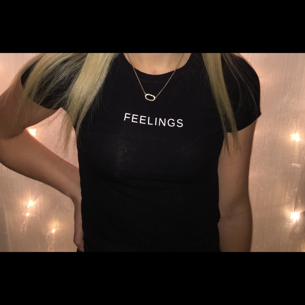 ⭐️Black “FEELINGS” crop top⭐️